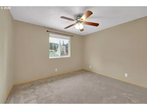 Bedroom - 279 S 71st St, Springfield, OR 97478 photo 5 of 7