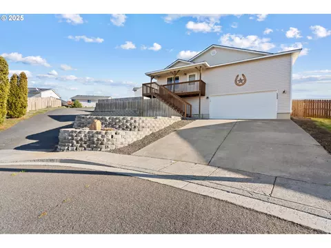 1320 SW 11th Ct, Pendleton, OR 97801
