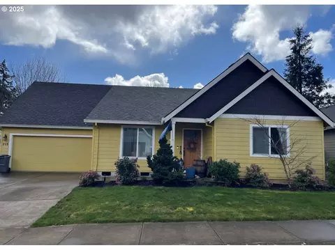 315 NW Pacific Hills Dr, Willamina, OR 97396