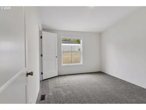 1400 Candlelight Dr #209, Eugene, OR 97402 photo 18