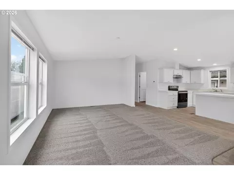 1400 Candlelight Dr #209, Eugene, OR 97402 photo 5