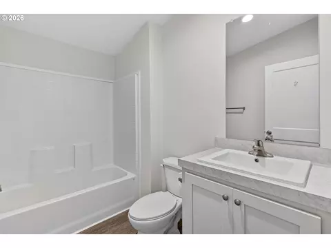1400 Candlelight Dr #209, Eugene, OR 97402 photo 21