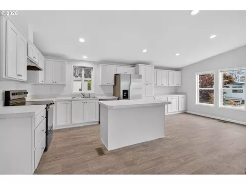 1400 Candlelight Dr #209, Eugene, OR 97402 photo 9