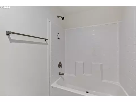 1400 Candlelight Dr #209, Eugene, OR 97402 photo 22
