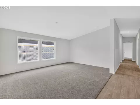 1400 Candlelight Dr #209, Eugene, OR 97402 photo 8