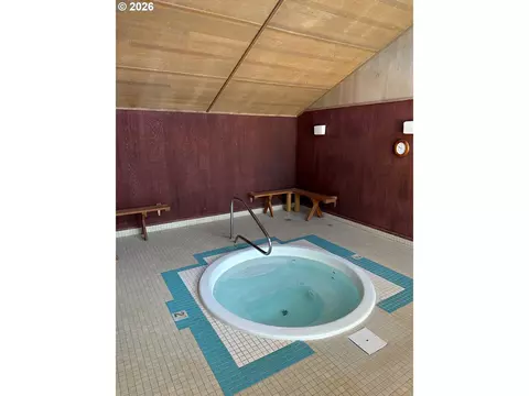 1400 Candlelight Dr #209, Eugene, OR 97402 photo 41