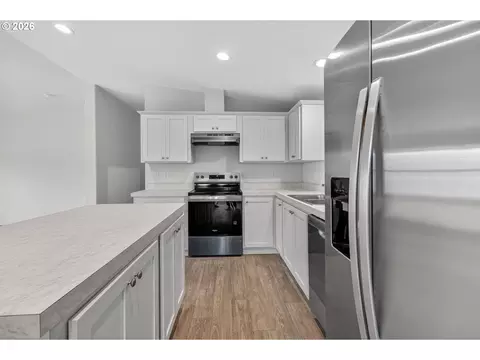 1400 Candlelight Dr #209, Eugene, OR 97402 photo 12