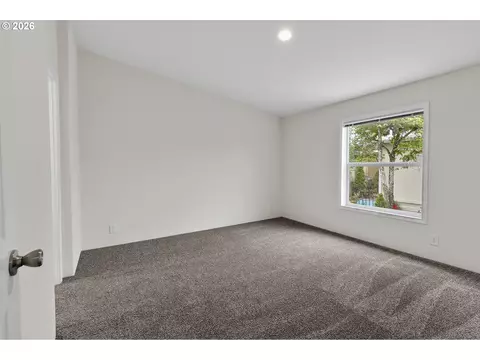 1400 Candlelight Dr #209, Eugene, OR 97402 photo 23