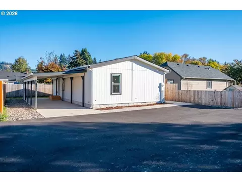 1228 47th Ave, Sweet Home, OR 97386