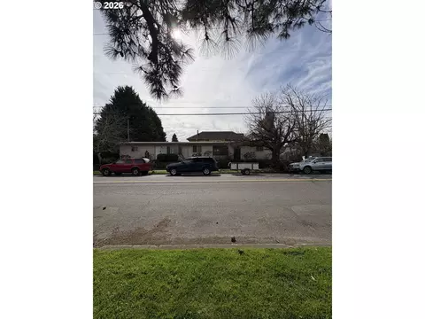 424 N Skidmore St, Portland, OR 97217