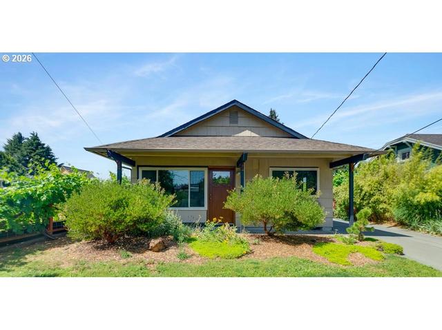 8329 SE Morrison St, Portland, OR 97216