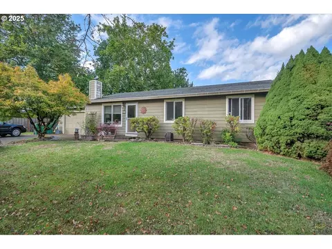 2015 SW 24th St, Troutdale, OR 97060