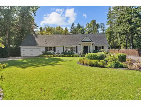 2025 Wembley Park Rd, Lake Oswego, OR 97034