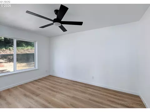 Bedroom - 17740 Tupper Rd, Sandy, OR 97055 photo 5 of 5