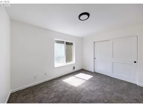 Bedroom - 17740 Tupper Rd, Sandy, OR 97055 photo 2 of 5