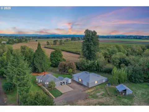 21841 SE Grand Island Loop, Dayton, OR 97114