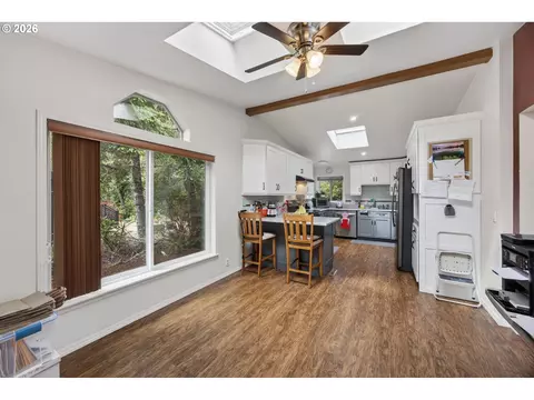 249 Munsel Creek Loop, Florence, OR 97439 photo 28