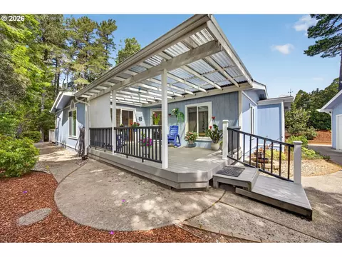 249 Munsel Creek Loop, Florence, OR 97439 photo 4