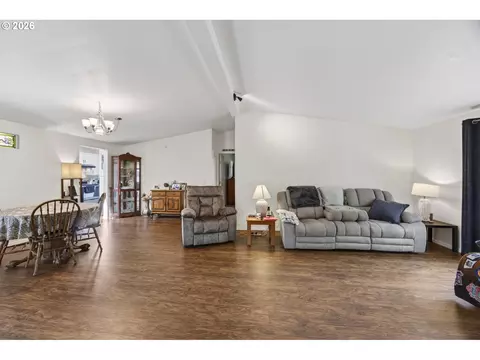 249 Munsel Creek Loop, Florence, OR 97439 photo 12