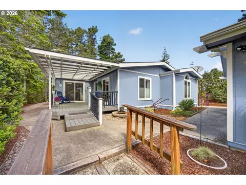 249 Munsel Creek Loop, Florence, OR 97439 photo 5