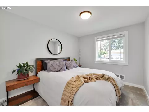 Bedroom - 1144 N Pine St, Canby, OR 97013 photo 6 of 7