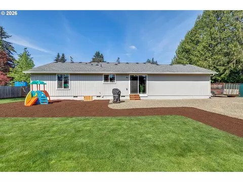 Exterior - 1144 N Pine St, Canby, OR 97013 photo 3 of 10