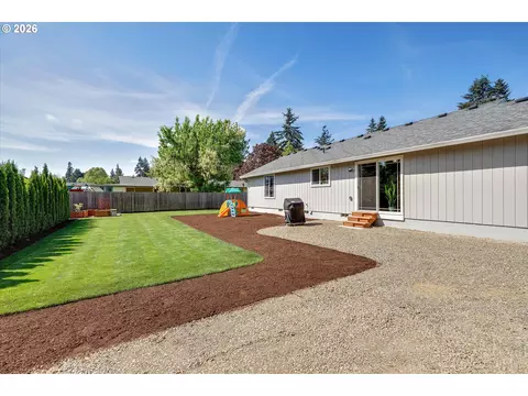 Exterior - 1144 N Pine St, Canby, OR 97013 photo 7 of 10