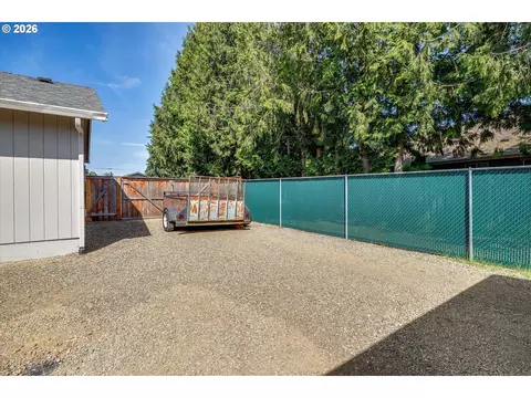 Exterior - 1144 N Pine St, Canby, OR 97013 photo 9 of 10