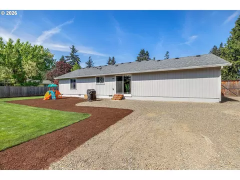 Exterior - 1144 N Pine St, Canby, OR 97013 photo 8 of 10