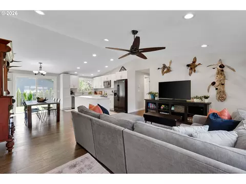 Living - 1144 N Pine St, Canby, OR 97013 photo 2 of 3