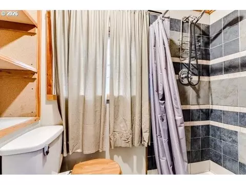 Bath - 59 Adams St, Eugene, OR 97402 photo 5 of 5