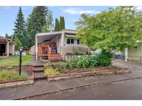 570 N 10th Ave #21, Cornelius, OR 97113