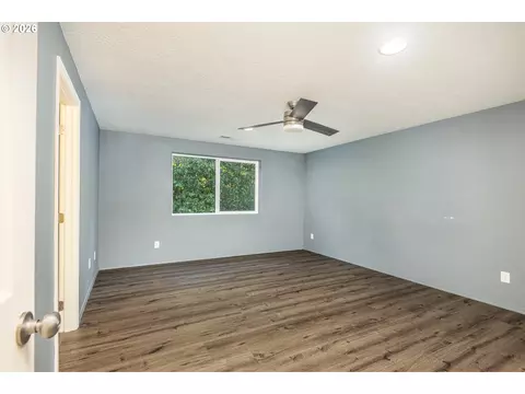 Bedroom - 87741 Rendezvous Loop, Veneta, OR 97487 photo 1 of 6