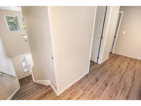 Entry Way - 87741 Rendezvous Loop, Veneta, OR 97487 photo 3 of 3