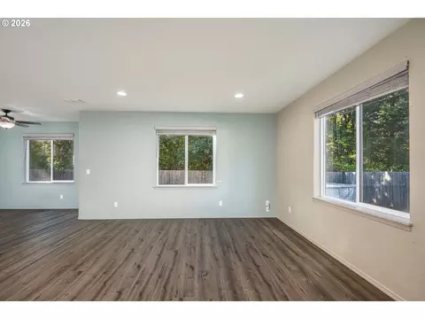Living - 87741 Rendezvous Loop, Veneta, OR 97487 photo 1 of 3