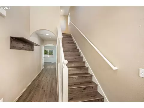Entry Way - 87741 Rendezvous Loop, Veneta, OR 97487 photo 1 of 3