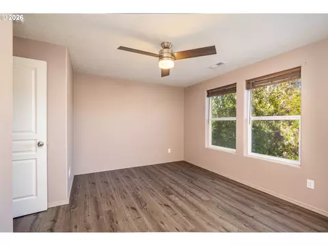 Bedroom - 87741 Rendezvous Loop, Veneta, OR 97487 photo 5 of 6