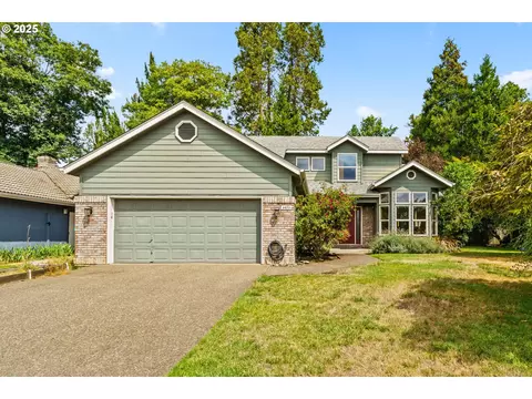 1473 Luella St, Eugene, OR 97401