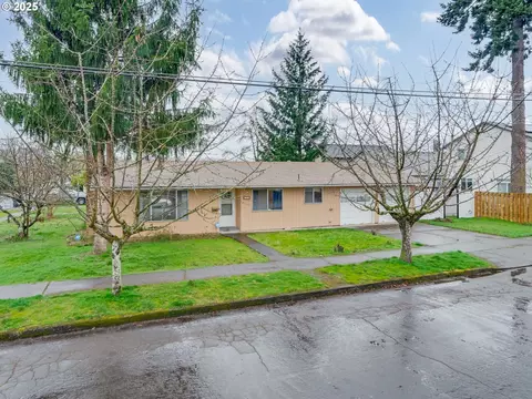 400 Barton Ave, Gladstone, OR 97027