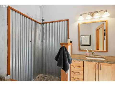 Bath - 81 Wind Crest Rd, Carson, WA 98610 photo 2 of 4