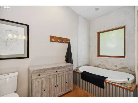Bath - 81 Wind Crest Rd, Carson, WA 98610 photo 3 of 4