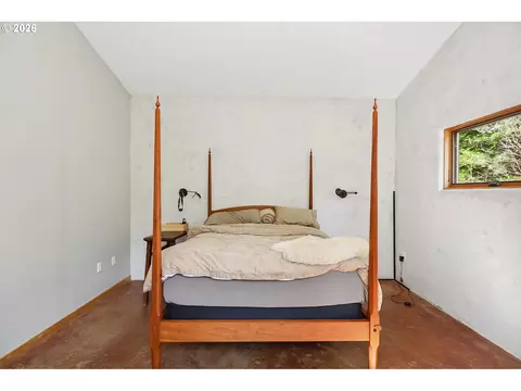 Bedroom - 81 Wind Crest Rd, Carson, WA 98610 photo 2 of 6