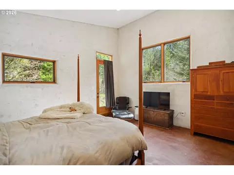 Bedroom - 81 Wind Crest Rd, Carson, WA 98610 photo 3 of 6