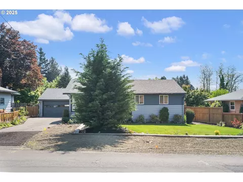 128 Canemah Rd, Oregon City, OR 97045