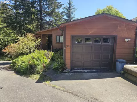 19921 Whaleshead Rd #M4, Brookings, OR 97415