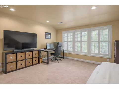 Bedroom - 1184 Cedar Ridge Dr, Eugene, OR 97401 photo 10 of 12
