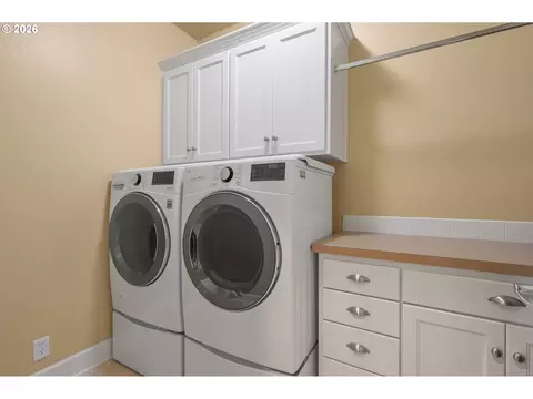 Other - 1184 Cedar Ridge Dr, Eugene, OR 97401 photo 4 of 7