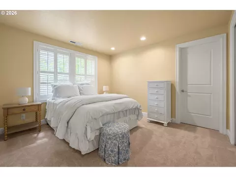 Bedroom - 1184 Cedar Ridge Dr, Eugene, OR 97401 photo 11 of 12