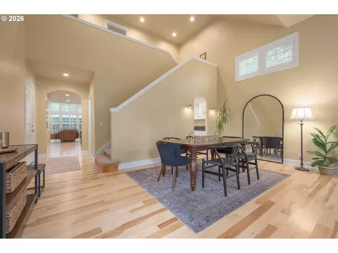 Dining - 1184 Cedar Ridge Dr, Eugene, OR 97401 photo 1 of 4