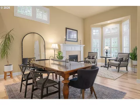 Dining - 1184 Cedar Ridge Dr, Eugene, OR 97401 photo 2 of 4